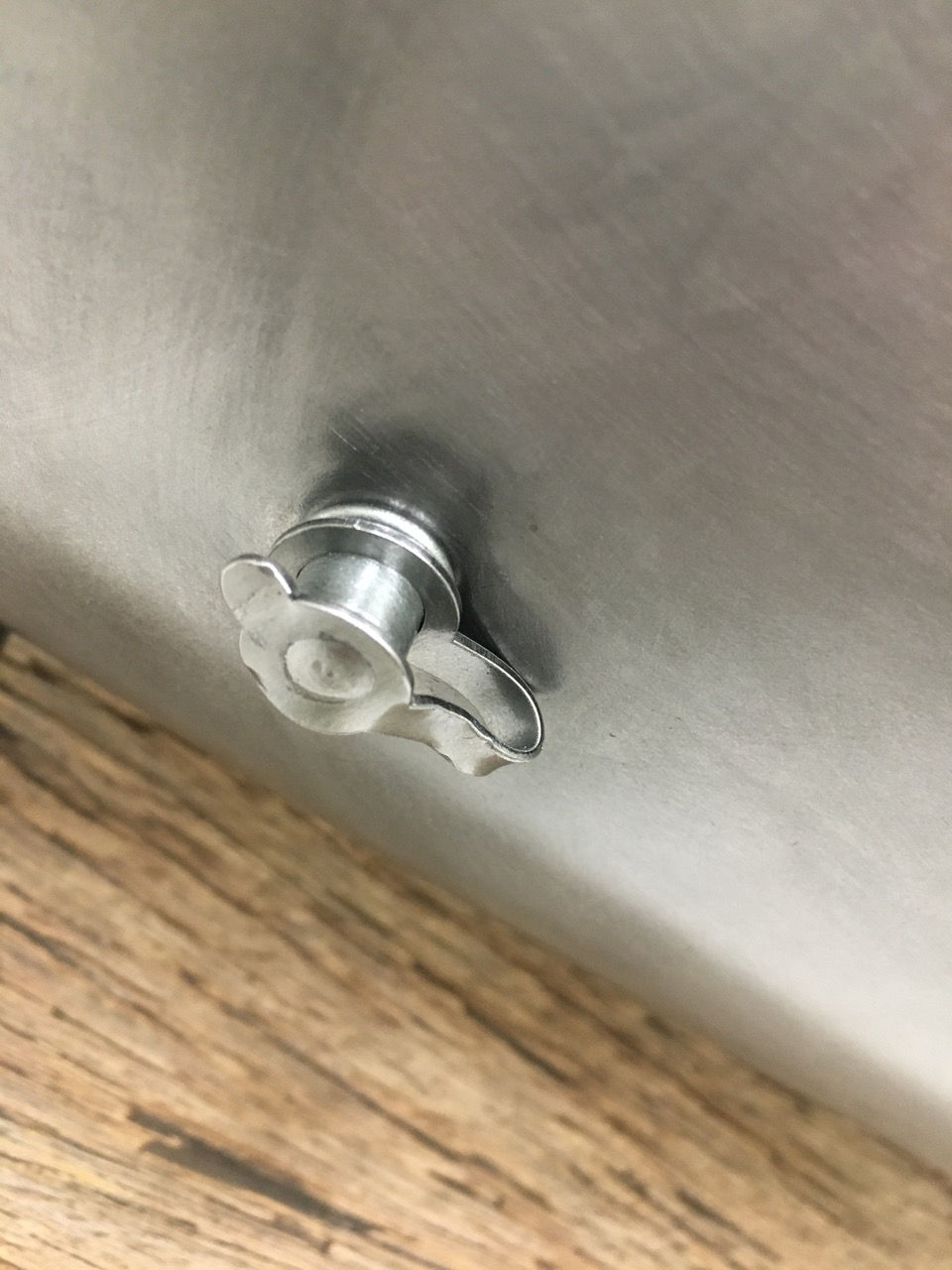 Miniaturbild: Moby Levin Wal mit Ventil – verschweisste Stahlform, langlebig und präzise gefertigt.