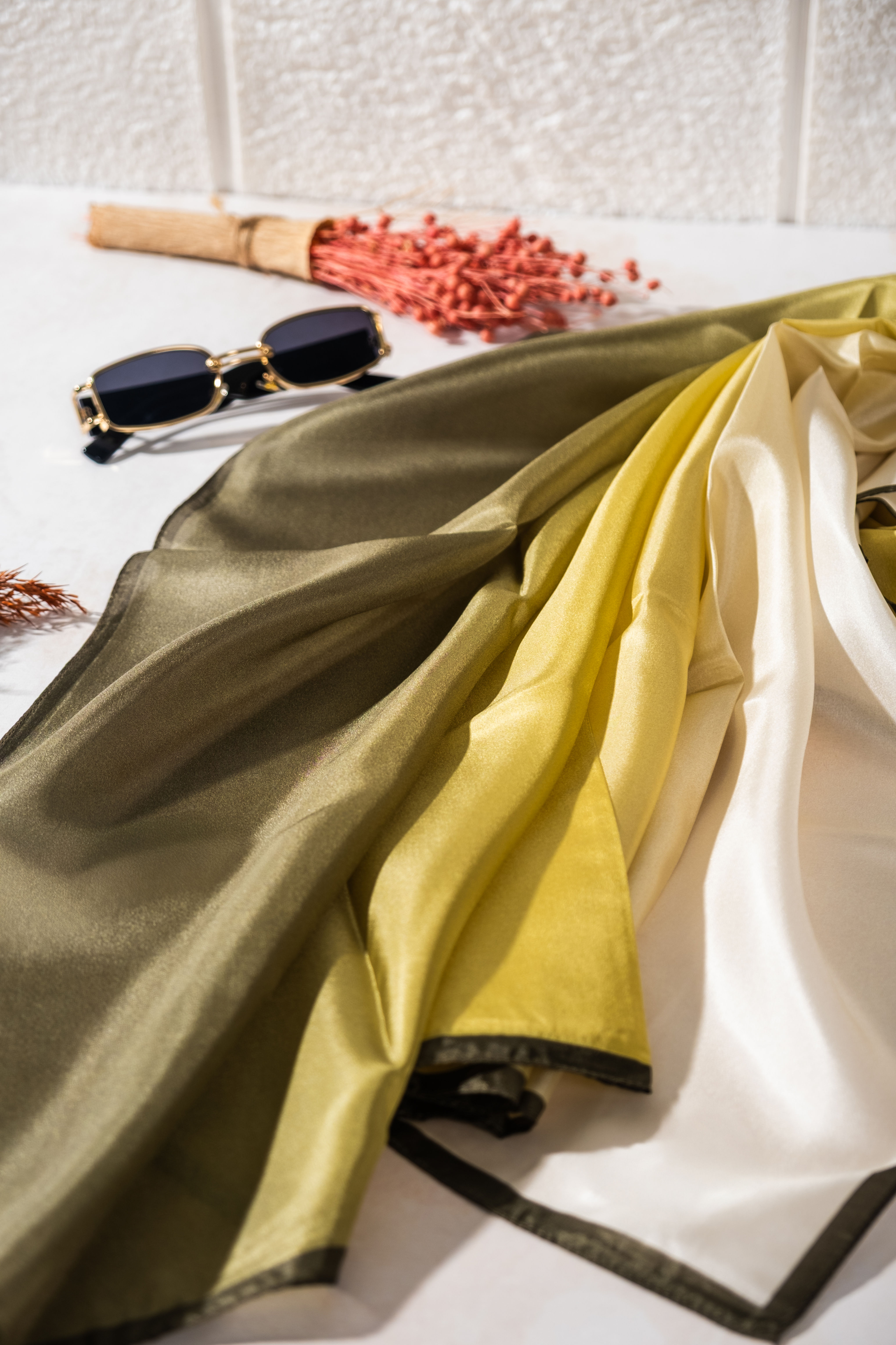 %100 Saf İpek Degrade Kare Eşarp Koyu Yeşil