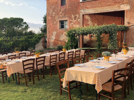 A destination wedding at Montestigliano in Tuscany