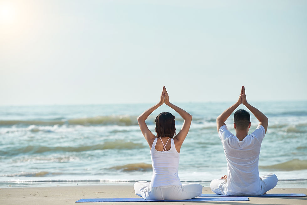Practicing_Yoga_original_533198.jpg