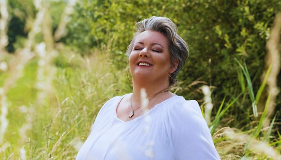 Über mich Melanie Sippelius, geistig-mediale Heilerin seit 2006