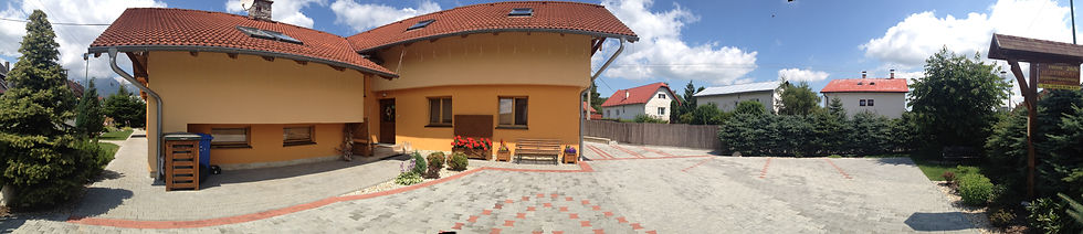 Dom s parkoviskom