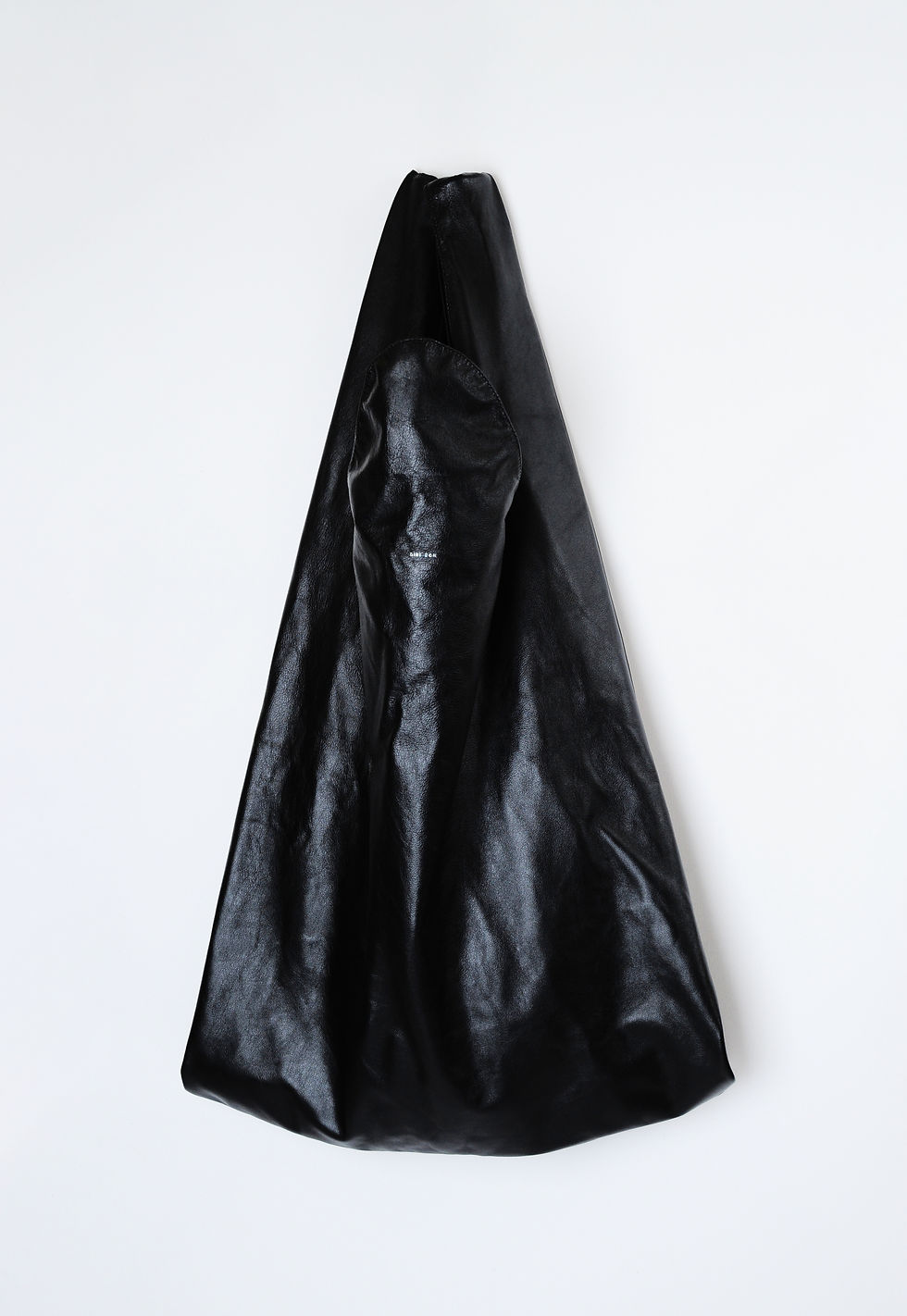 Thumbnail: Super Ultra-Large Plastic Bag N° 2 - Extra-Soft Tumbled Leather