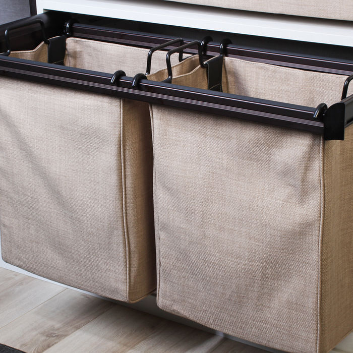 Closet accessory detail