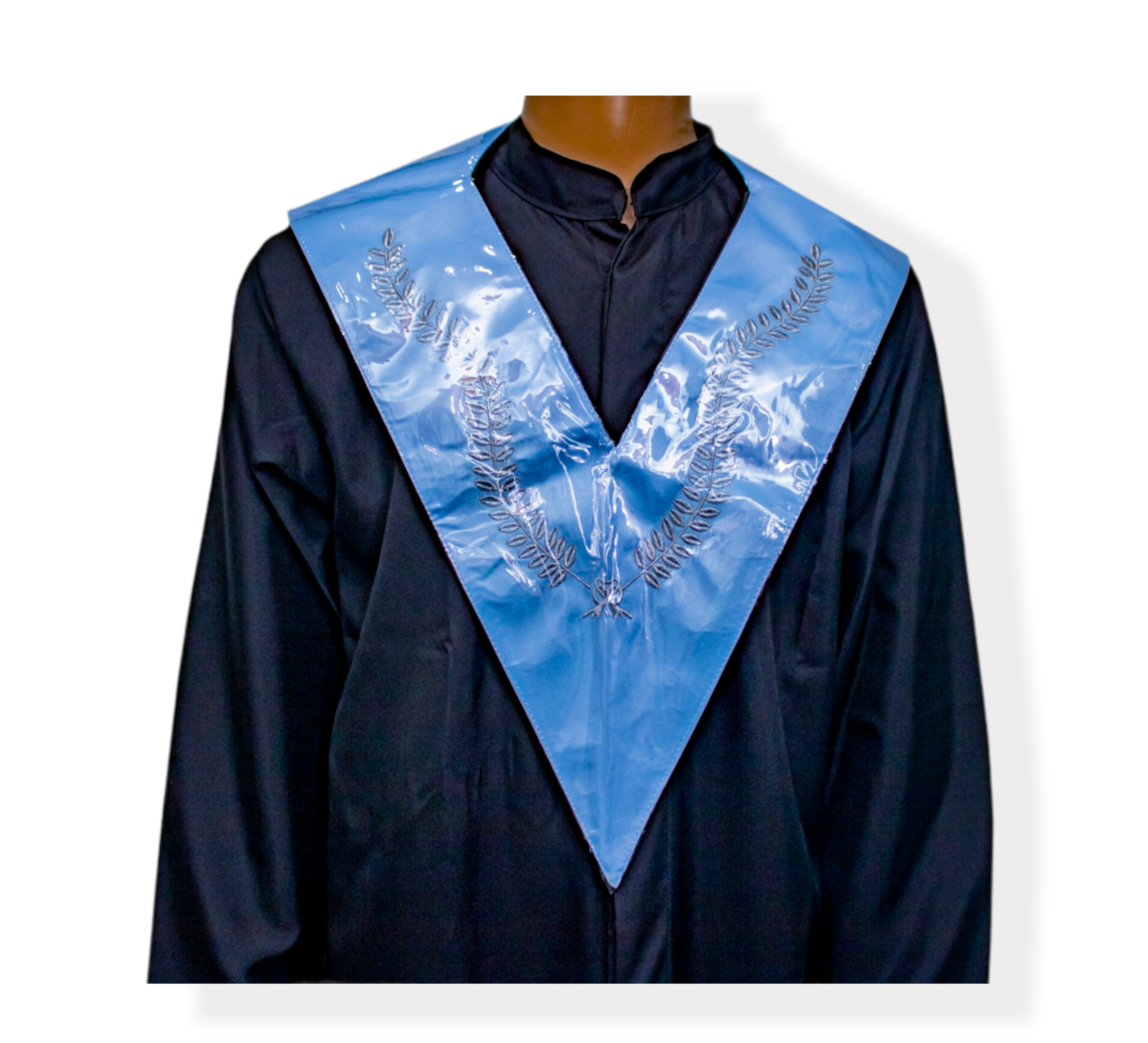 Colar de Cargo Bordado Prata RITO Moderno e Adonhiramita