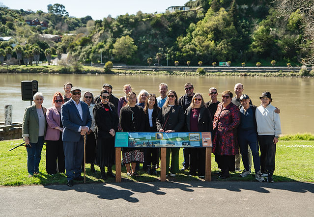 WhanganuiTeAwaTrailSignage-68.jpg