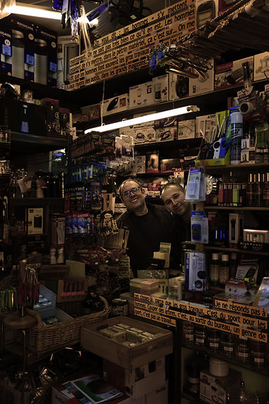 22_Bazar_des_Ecoles_duras_la_vie_matérie