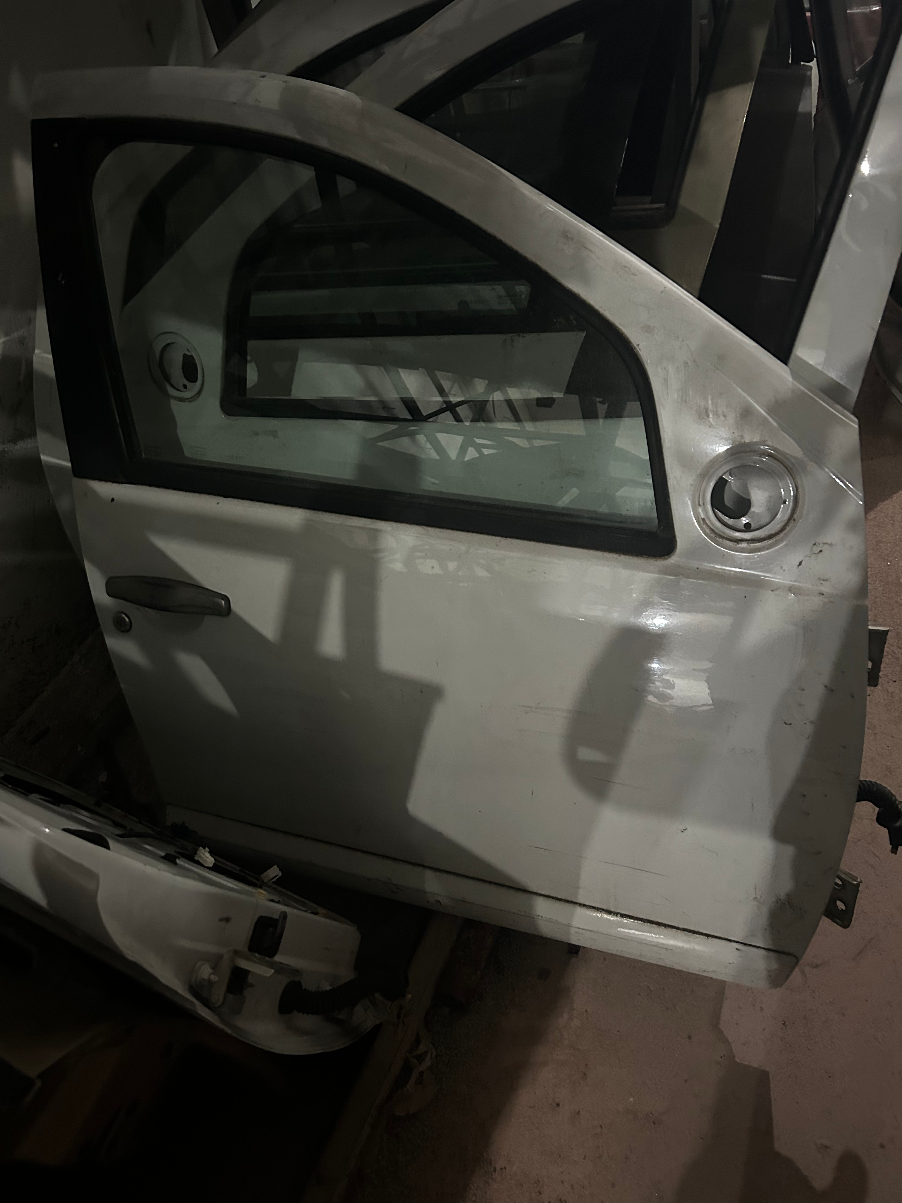 DACİA LOGAN SANDERO 2009 KAPI