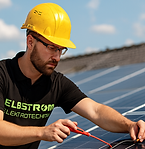 20251013_2300_Elektriker mit Solaranlage_remix_01k7fnwdz8emhs048rx6kzjrm4.png