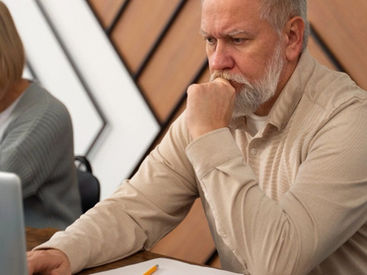 Navigating Midlife Transitions: The Transformative Power of Midlife Crisis Coaching