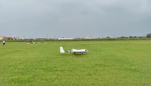 Thumbnail: 660m Range 15kg Payload Hybrid Powered VTOL UAV Fixed Wing Drone with camera