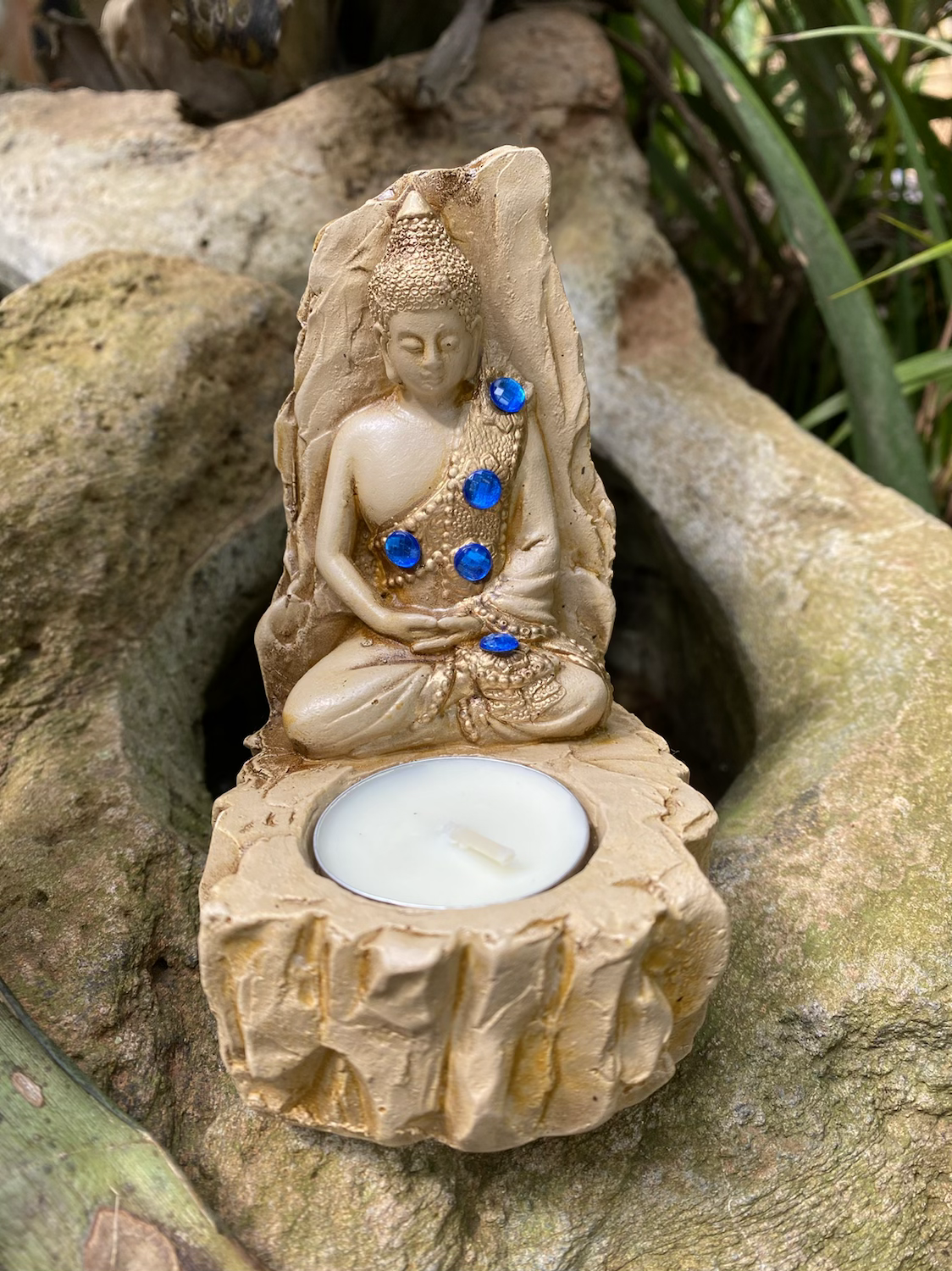 Buda indiano com vela