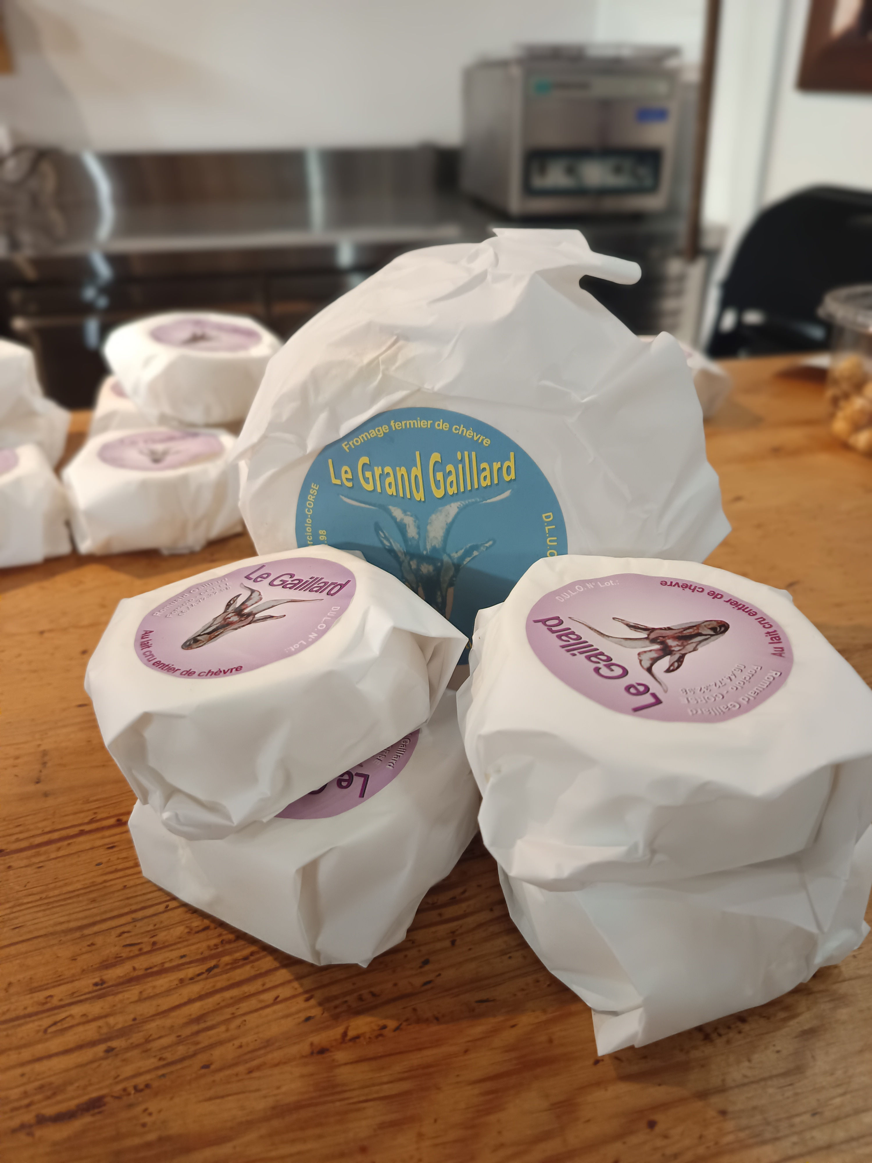 🧀 Tomme de chèvre fermière – Lait cru entier (env. 1,6k)