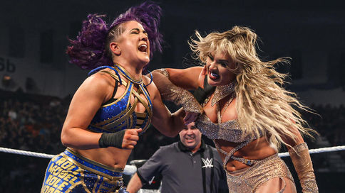 Tiffany Stratton retiene campeonato en duelo memorable ante Bayley