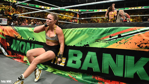 Liv Morgan y Raquel Rodríguez recuperan títulos en pareja; Baszler traiciona a Rousey