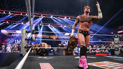 CM Punk regresa y gana el Campeonato Indiscutible de WWE