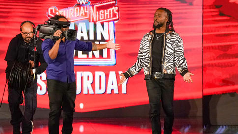Kofi Kingston sigue enfadado tras los abucheos en Raw: "Si nos dejaran hablar..."