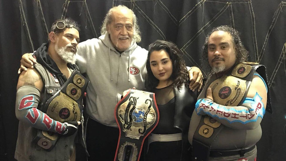 Afa junto a Vertigo 'The Cure' Rivera, Raeven Marie y Raziel en WXW.