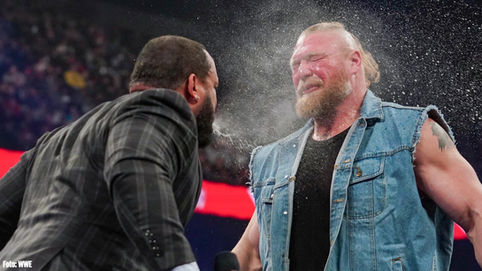 OFICIAL: Brock Lesnar y Omos lucharán en WrestleMania en un choque de colosos (VIDEO)