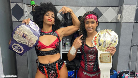 UNIÓN DE CAMPEONAS: La Rosa Negra y Roxxy hacen equipo en Nueva York