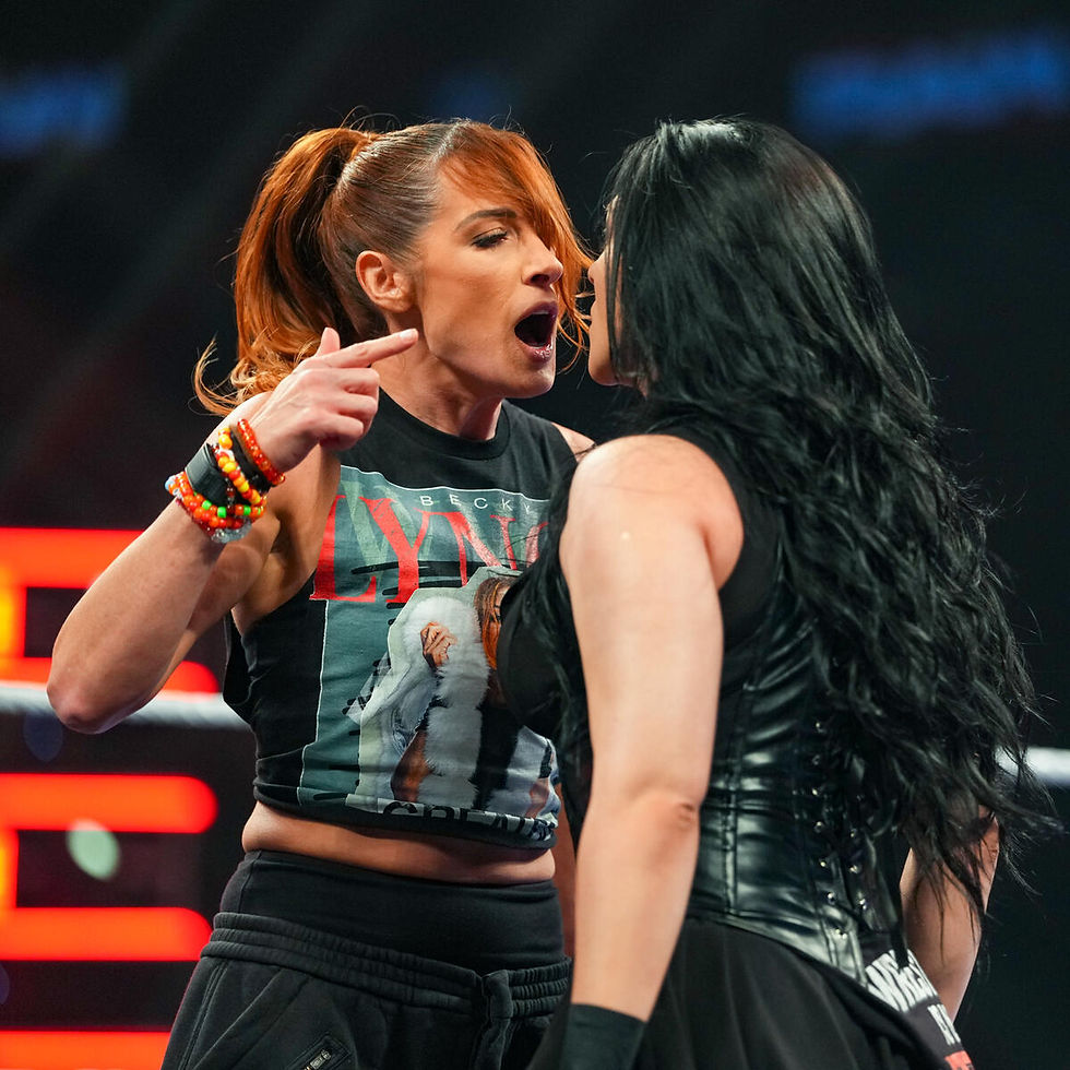 Becky Lynch y Stephanie Vaquer se veran las caras en Sudamérica como parte de una Triple Amenaza. (Foto: WWE)