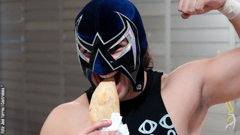 Hijo del Enigma regresa a su casa, CWA