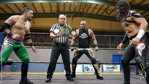 IWR Christmas Revolution: Apolo y Black Pain destrozan la AVOLI; Triple Amenaza titular y más