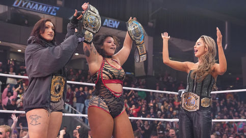 Willow Nightingale hace historia como la primera mujer doble campeona en AEW