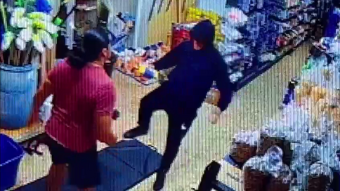 ¿Logró Ray González ver el rostro real de Makabro? (VIDEO)