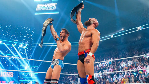 Gargano y Ciampa ganan los campeonatos en pareja de WWE de manera oportunista