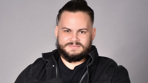 OFICIAL: Integrante de Contralona se une a WWC como editor de televisión y narrador
