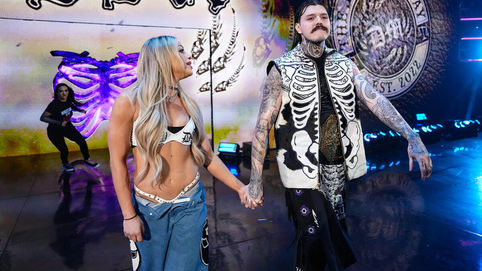 Caótica pelea entre Stephanie Vaquer y Liv Morgan tras bastidores en WWE Raw
