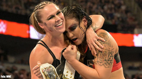 Ronda Rousey y Shayna Baszler marcan un nuevo rumbo en la división de parejas femenina de WWE