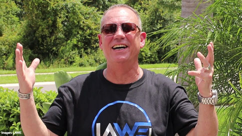 Mike Chioda trae su veteranía como el tercer hombre sobre el cuadrilátero en LAWE (VIDEOS)