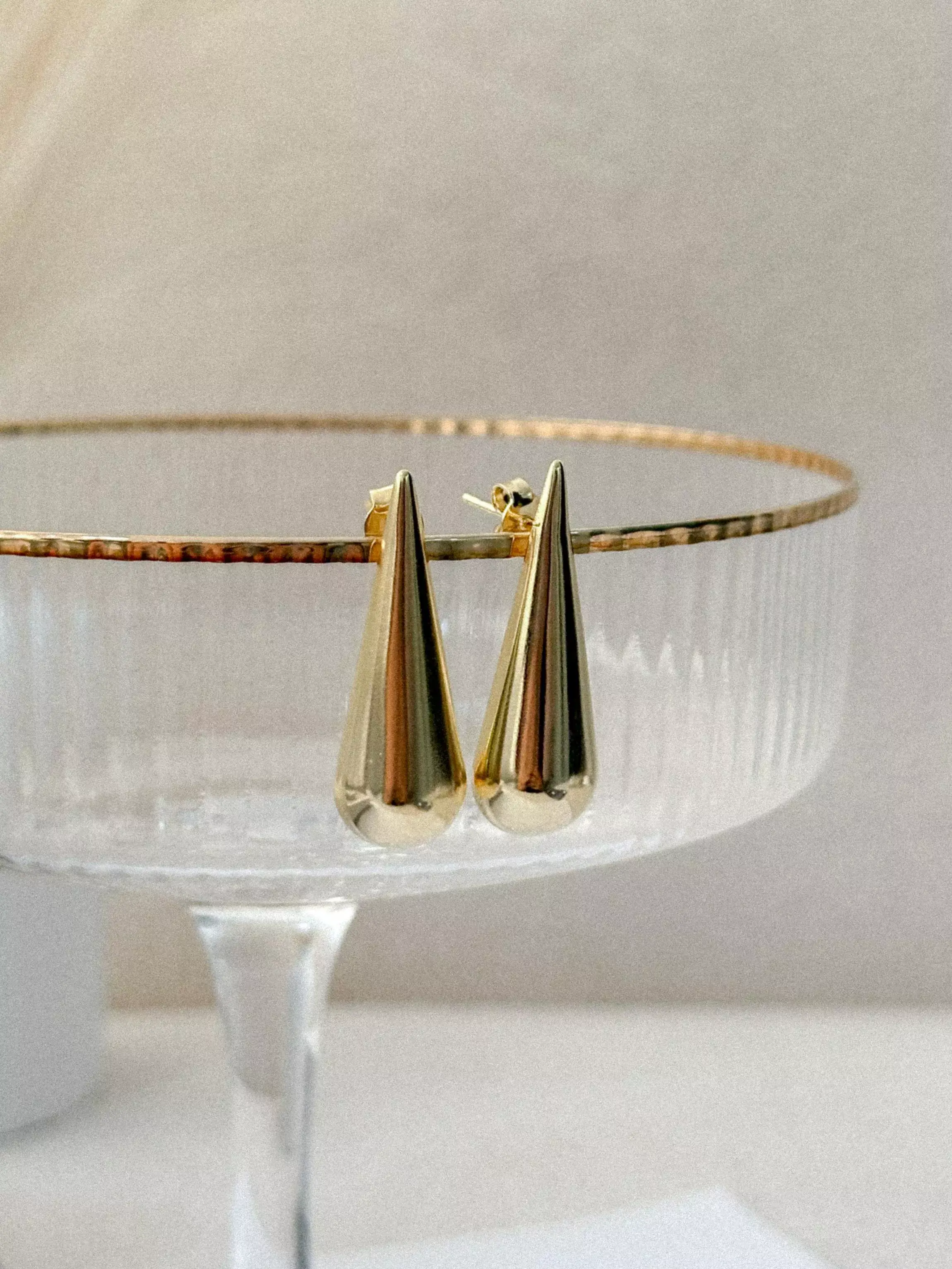 Brinco dourado - gota 