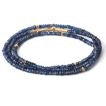 Die Kette besteht aus blauen, feinen Saphirlinsen. Durch den Facettenschliff der Linsen entsteht ein schönes funkeln. Zwischendurch sind Elemente aus hochwertigem, sattgelbem Gold eingefügt.
Maße:
Länge 43,5cm
Breite 2,7mm
Material:
Saphir, 750er Gelbgold
Preis:
1780 €