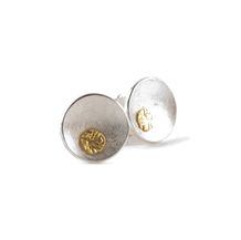Ohrstecker aus Silberschalen mit Strukturierten Goldklecksen