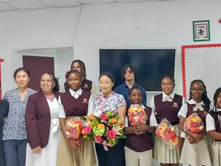 Chinese Ambassador to Bahamas visits school with Chinese course and provides Scholarship