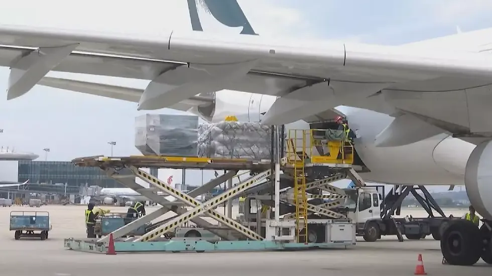 China opens 21 international cargo routes in April