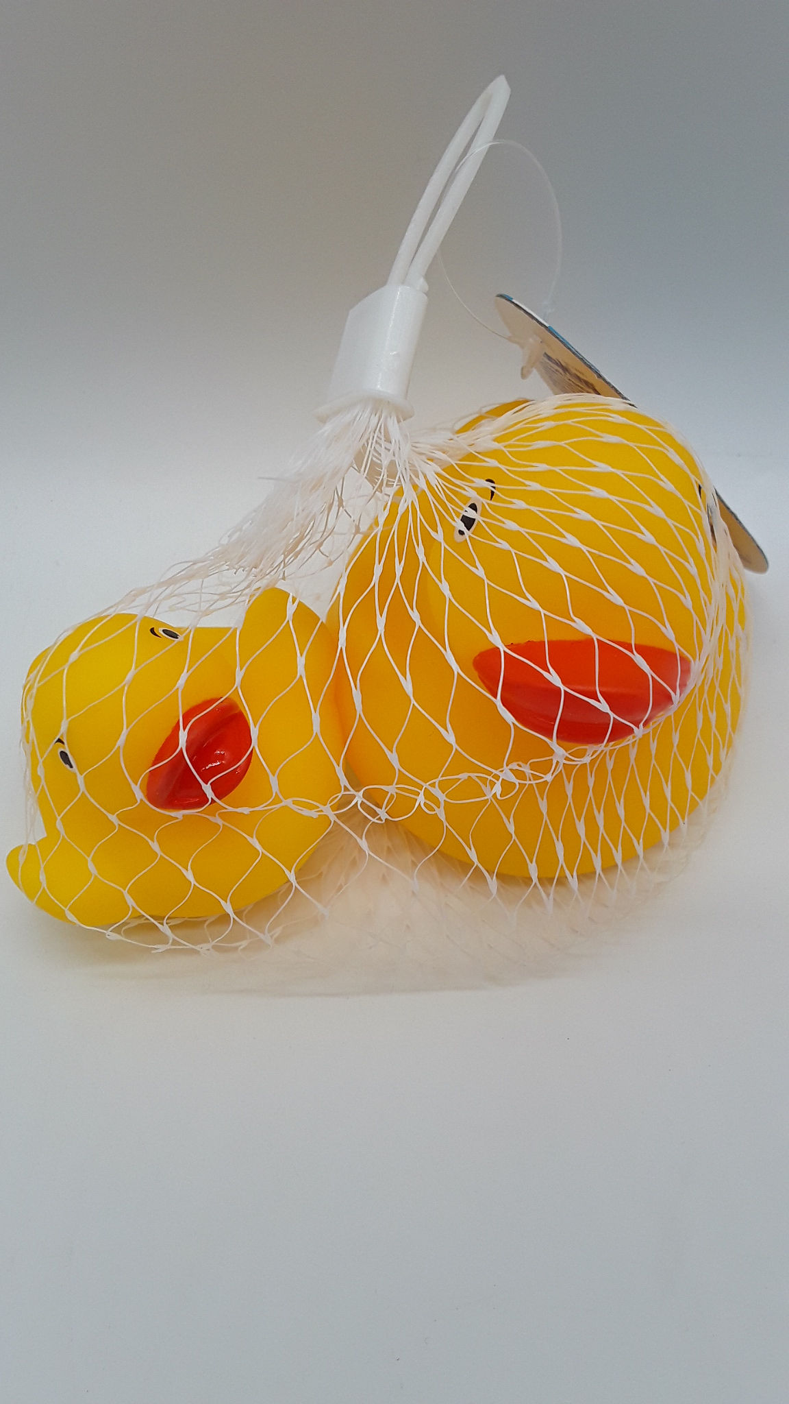 3 SQUEEZE DUCKS TOY