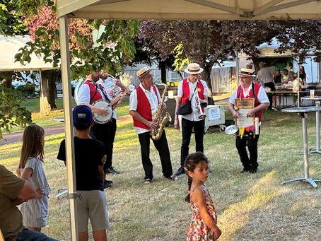 **Fête de la Musique à Ormes : La Fanfare Jazz45 Fait Swinger la Ville**