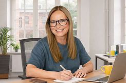 Sabine Büro_12042026_bearbeitet_edited.jpg