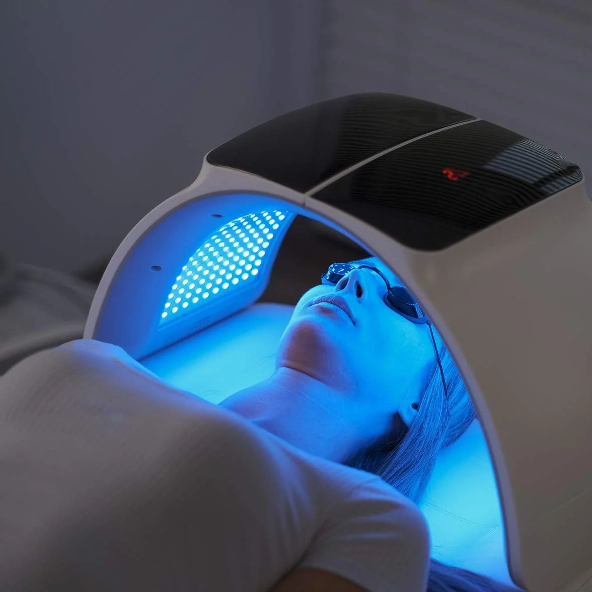 LED Therapy – Gesichtsbehandlung