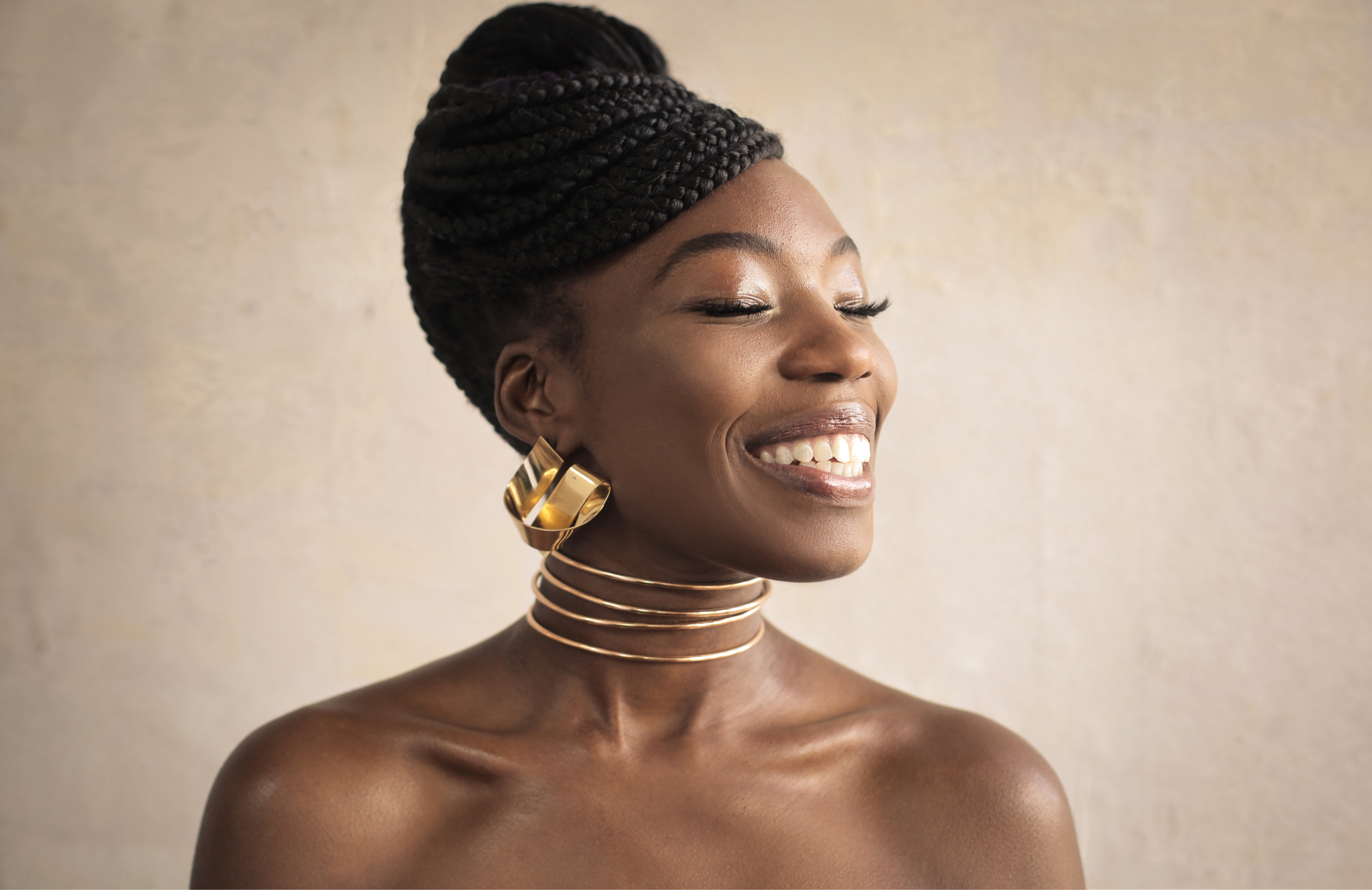 Jordi Shape Dekolleté – nicht-invasive Hautstraffung & Verjüngung. Reduziert Falten und sorgt für ein glattes, jugendliches Dekolleté - Kosmetikstudio Vesna