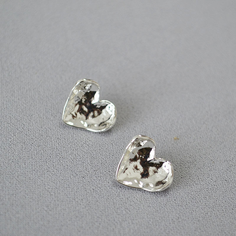 Thumbnail: Curly Heart Earrings