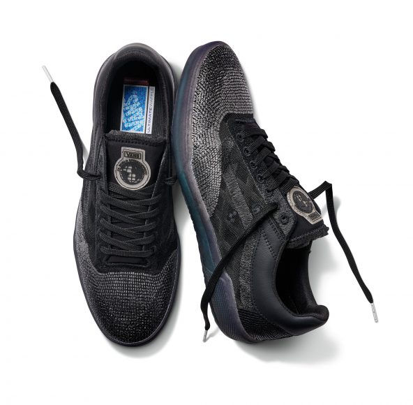 HO21_SkateLTD_AVEDurastitch_VN0A4BWPA8Q_FA_Blkout_Pair-592x580