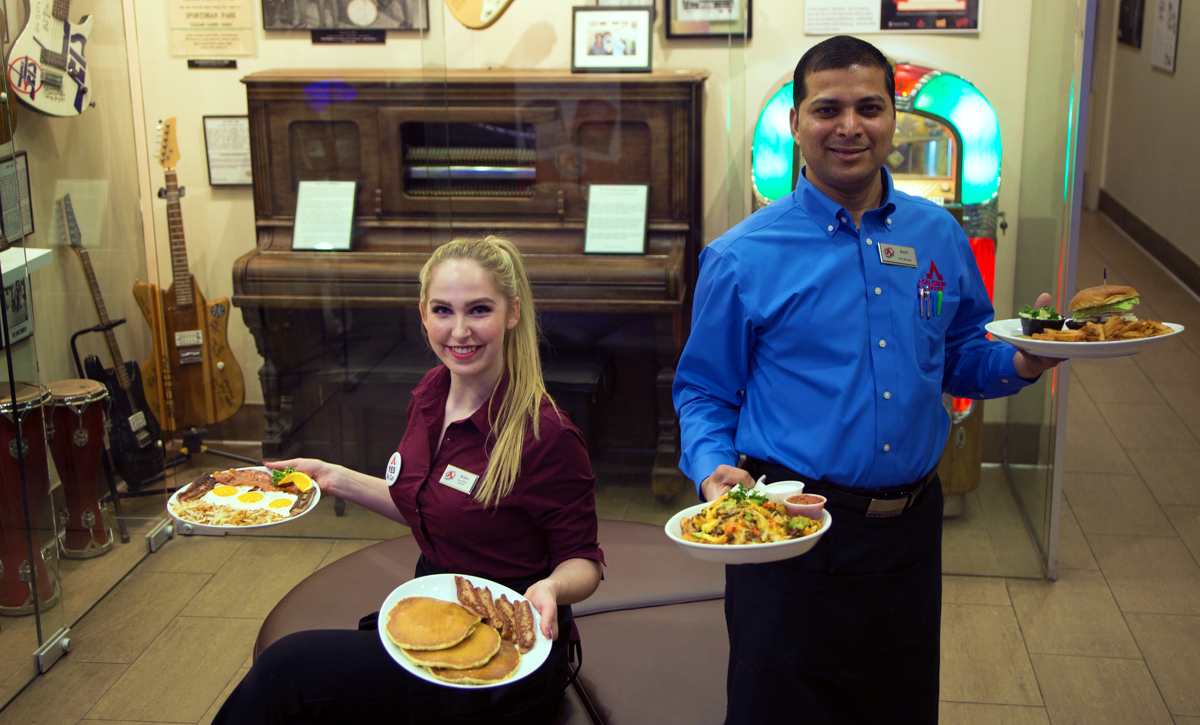 Salisbury House Restaurants Manitoba Open 24 Hours