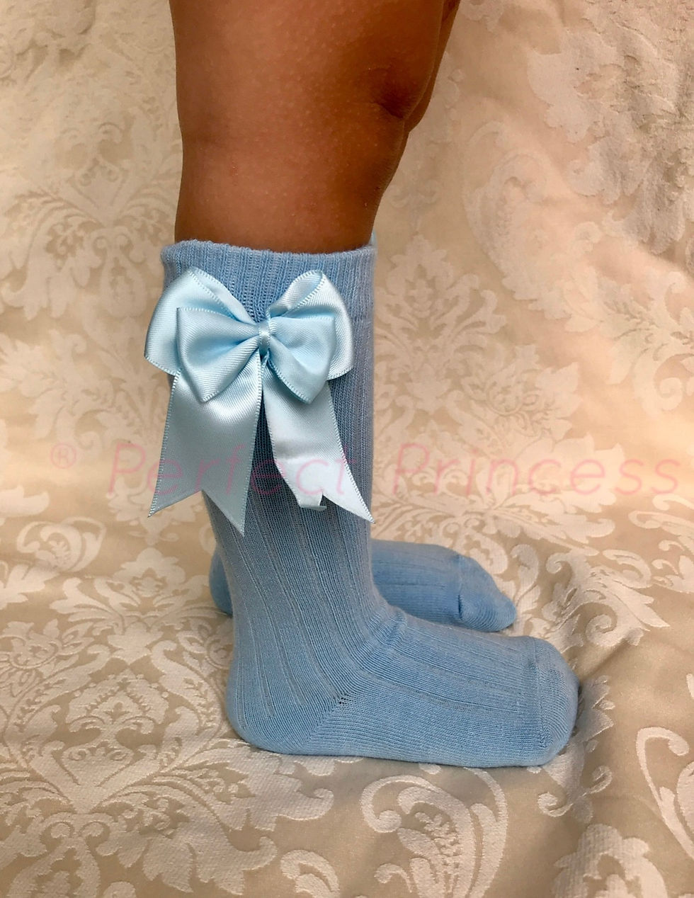 Thumbnail: baby blue knee high ribbed socks with bows