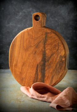 Round Serving Board with Handle
