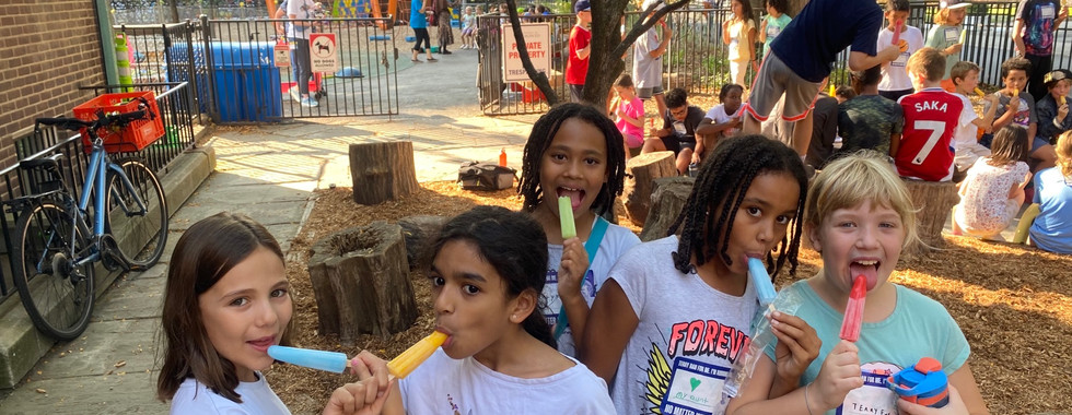 kids eating popsicles